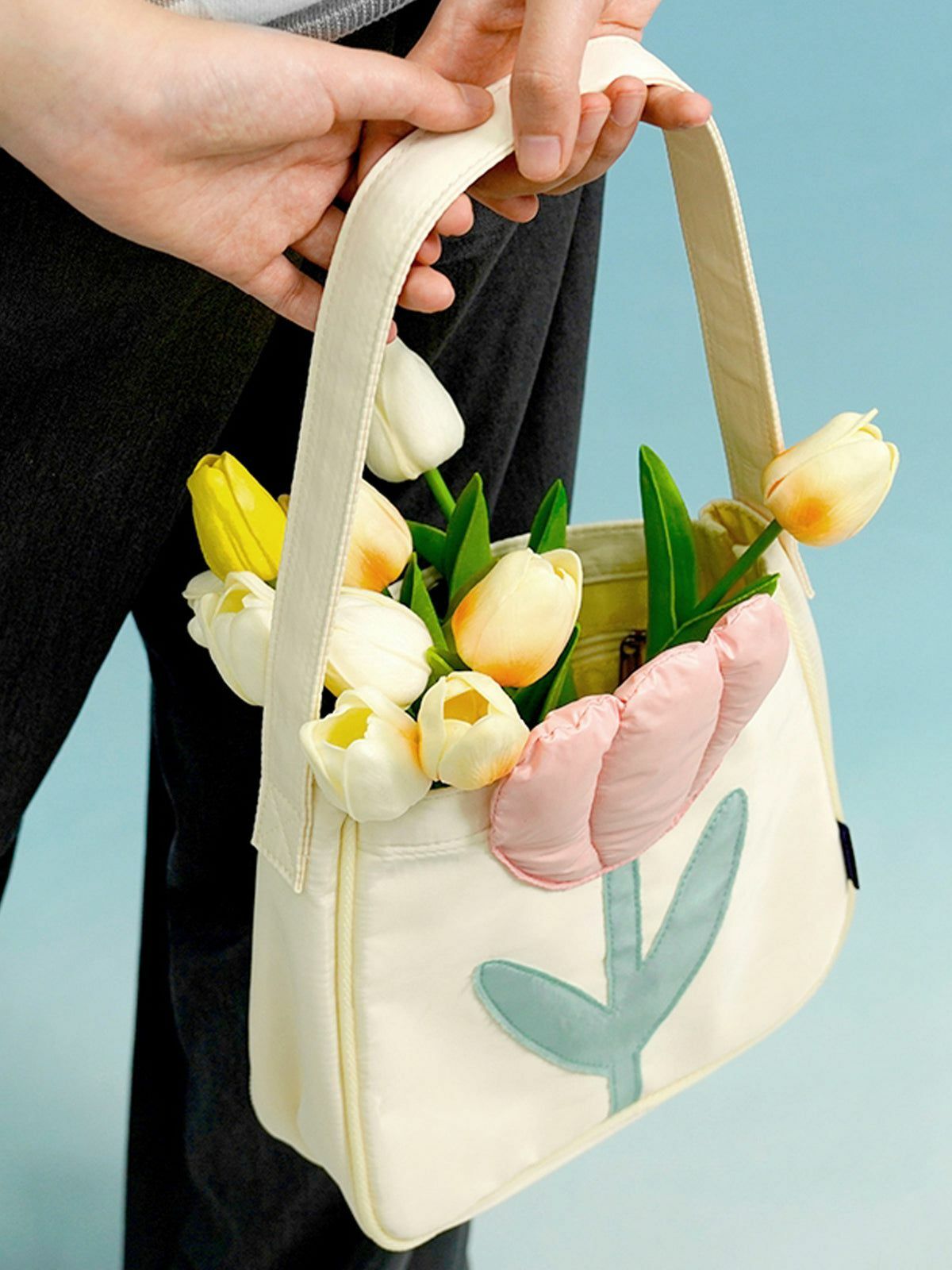 3d tulip flowers handbag   chic & crafted floral accessory 3516