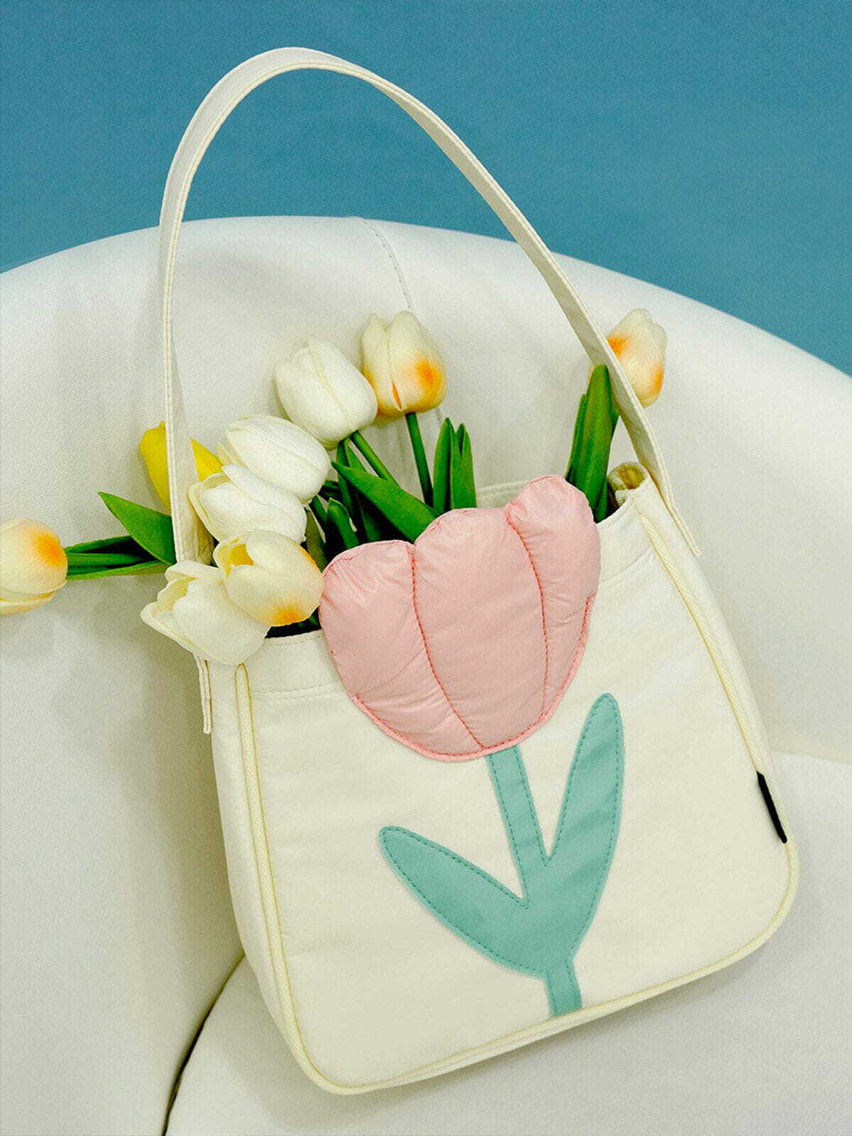 3d tulip flowers handbag   chic & crafted floral accessory 5824